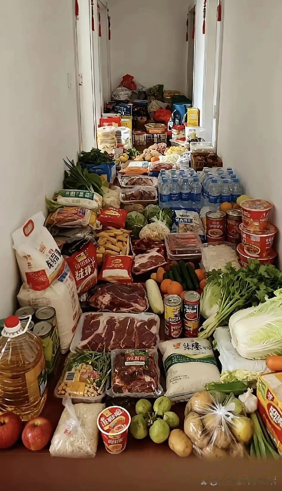 听说这几天要变天，我婆婆囤了点吃的[捂脸哭]