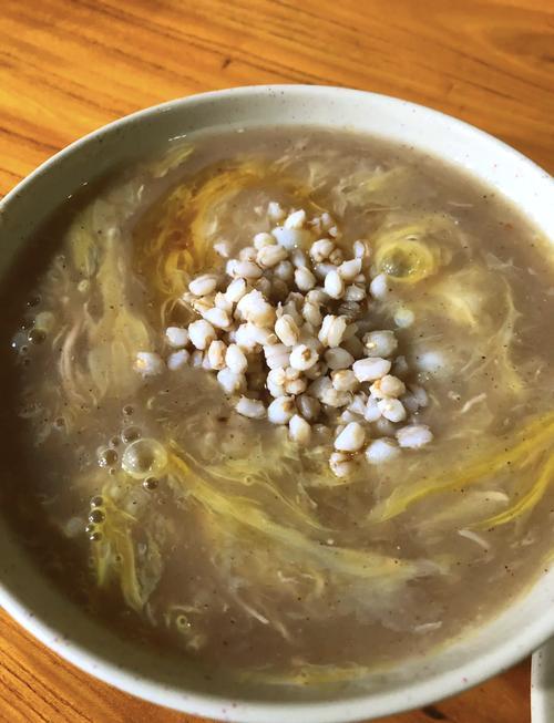 安徽合肥旅游，美味早餐就这么吃！合肥早餐推荐：1、撒汤（沙汤）、辣糊汤、鸭油