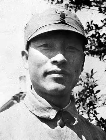 1939年2月，彭雪枫部队穷的只剩5块钱，为度过春荒难关，忍痛卖掉13匹战马，没