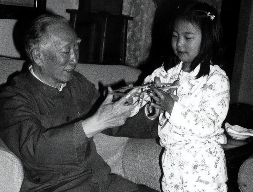 2004年，薄一波96岁生日，聂力带小外孙去看望：快去给太爷磕头！”这句话，当年