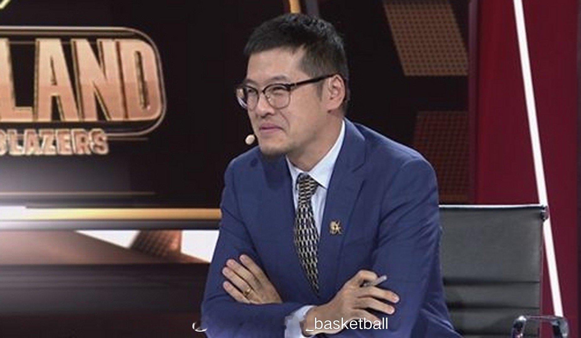 体育评论员杨毅评价CBA薪金制度：CBA联赛公司无法像NBA一样对每位球员进行财