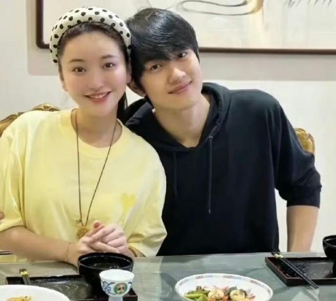 金莎、娄艺潇谁选男人的眼光好呢！