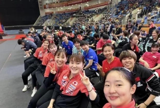 张本美和发自拍照，女单世界前十有七位，分别是孙颖莎（第1），王曼昱（第2），陈幸