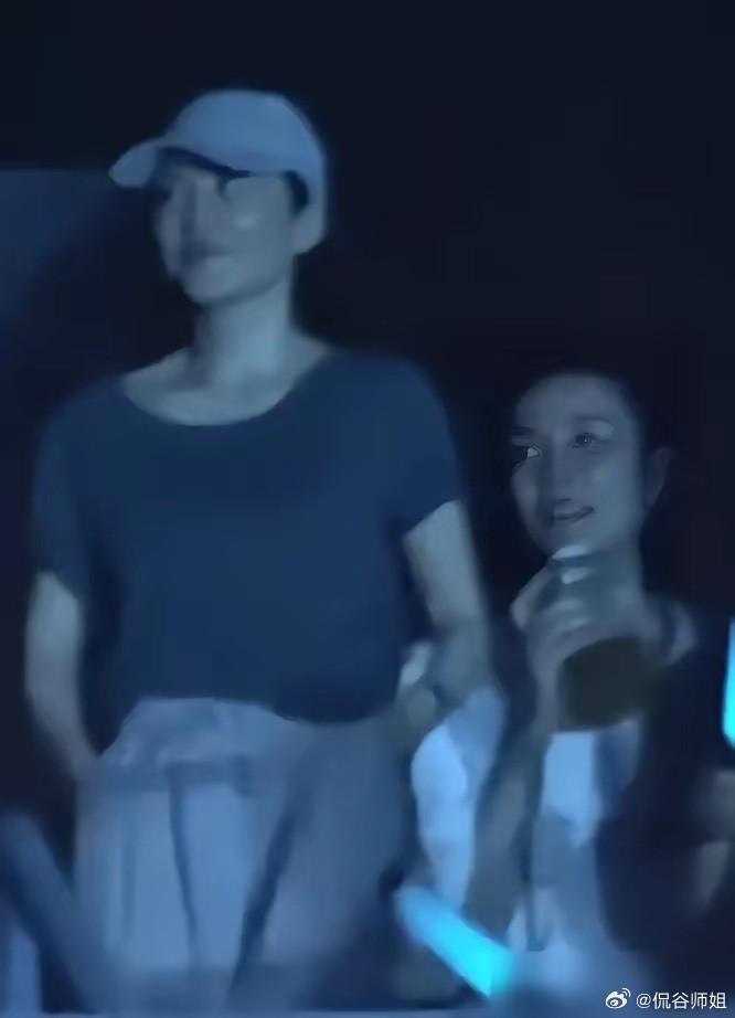别只盯着王菲了。谢霆锋这鸟巢演唱会，3980的票炒到6000。380的低价区，大