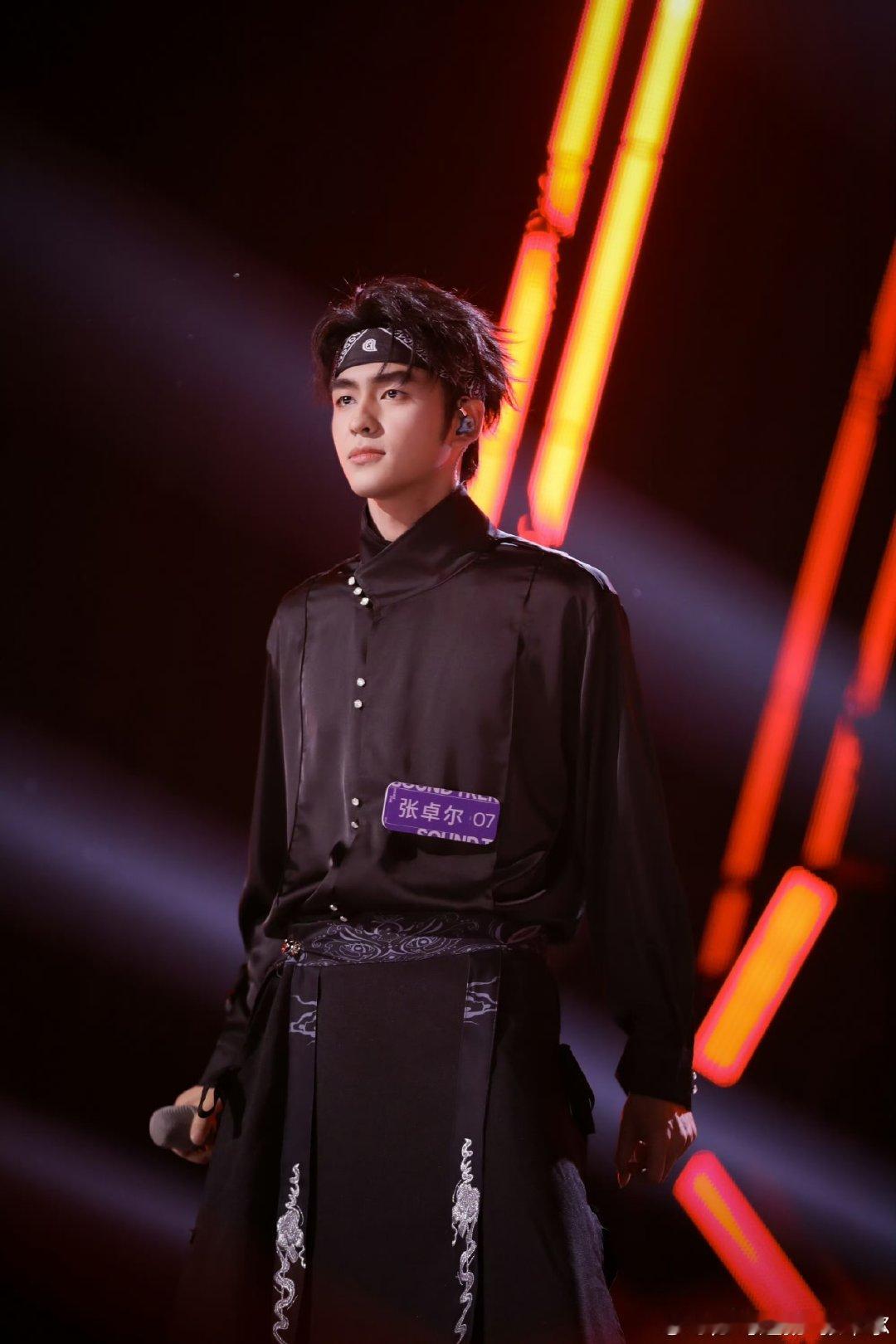 声鸣远扬唯一金v选手声鸣远扬金v到手！成声鸣远扬唯一金v选手，用惊艳开嗓站稳舞