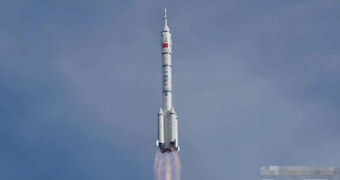 国内传来两个消息，国内还没啥反应，国外已经炸锅。第一个消息：神舟二十号被撞出