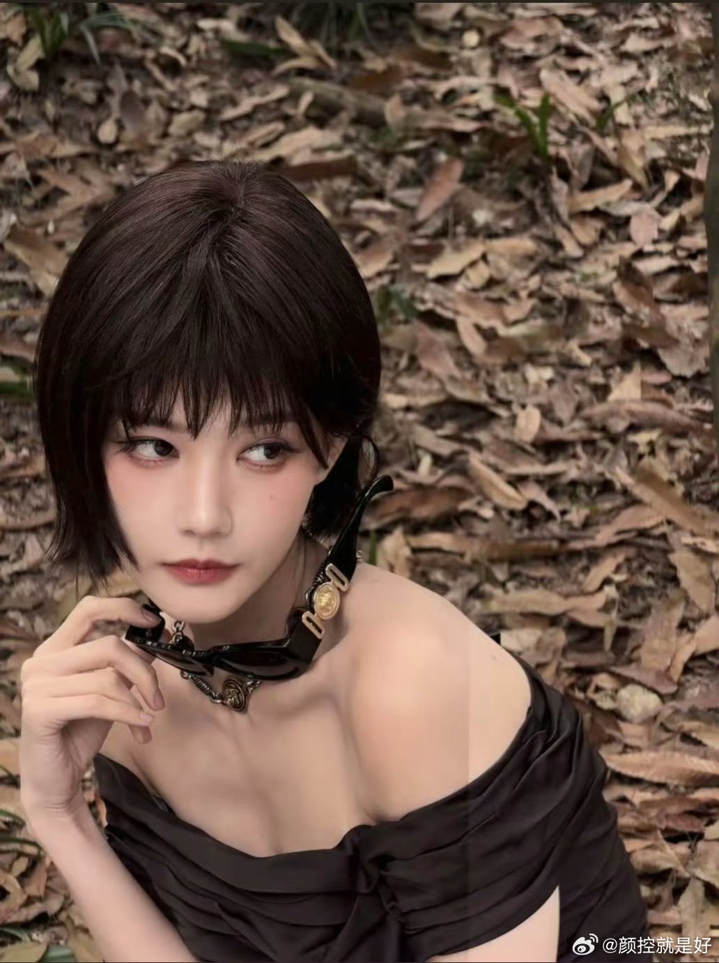 短发李一桐芭比娃娃短发有另一种风味，长发的时候更甜美。