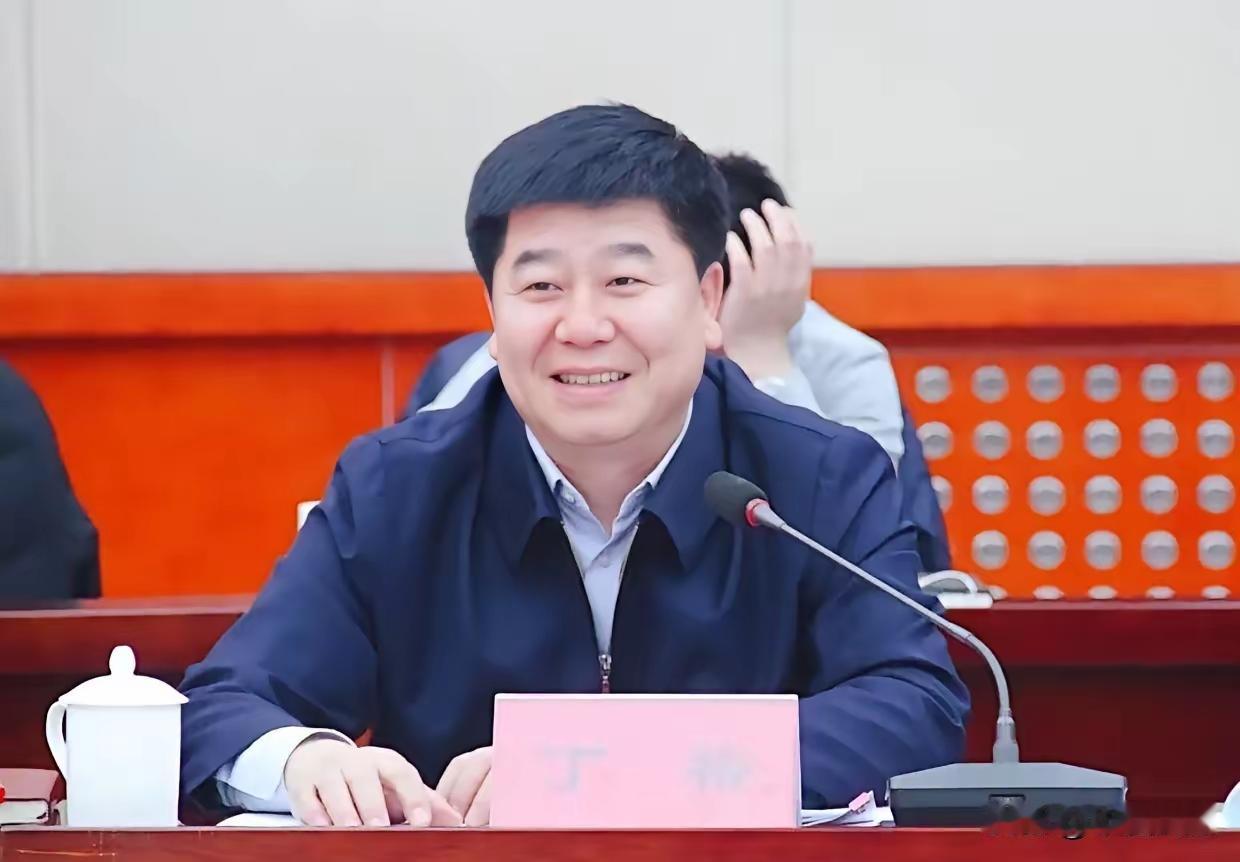 失联！原怀仁市委书记丁裕辞任人大代表​原朔州怀仁市委书记丁裕去职后，数月没有消