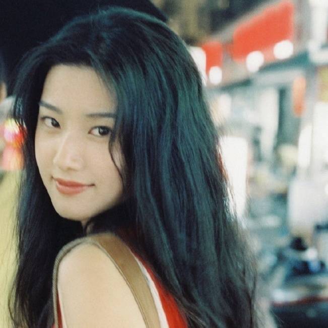 卢昱晓：明媚的生活碎片。