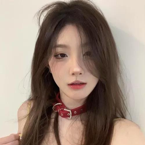 性感红唇+链条颈圈，撩人心弦的诱惑力红色锁骨链红色小众锁骨链魅惑颈圈时尚颈