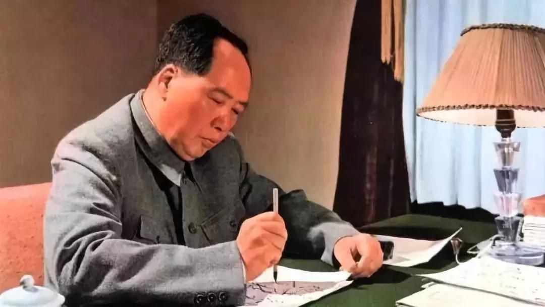 🌞毛主席说过：“中国不缺我毛泽东一个人吃的花的。可是，我要是生活上不检点，
