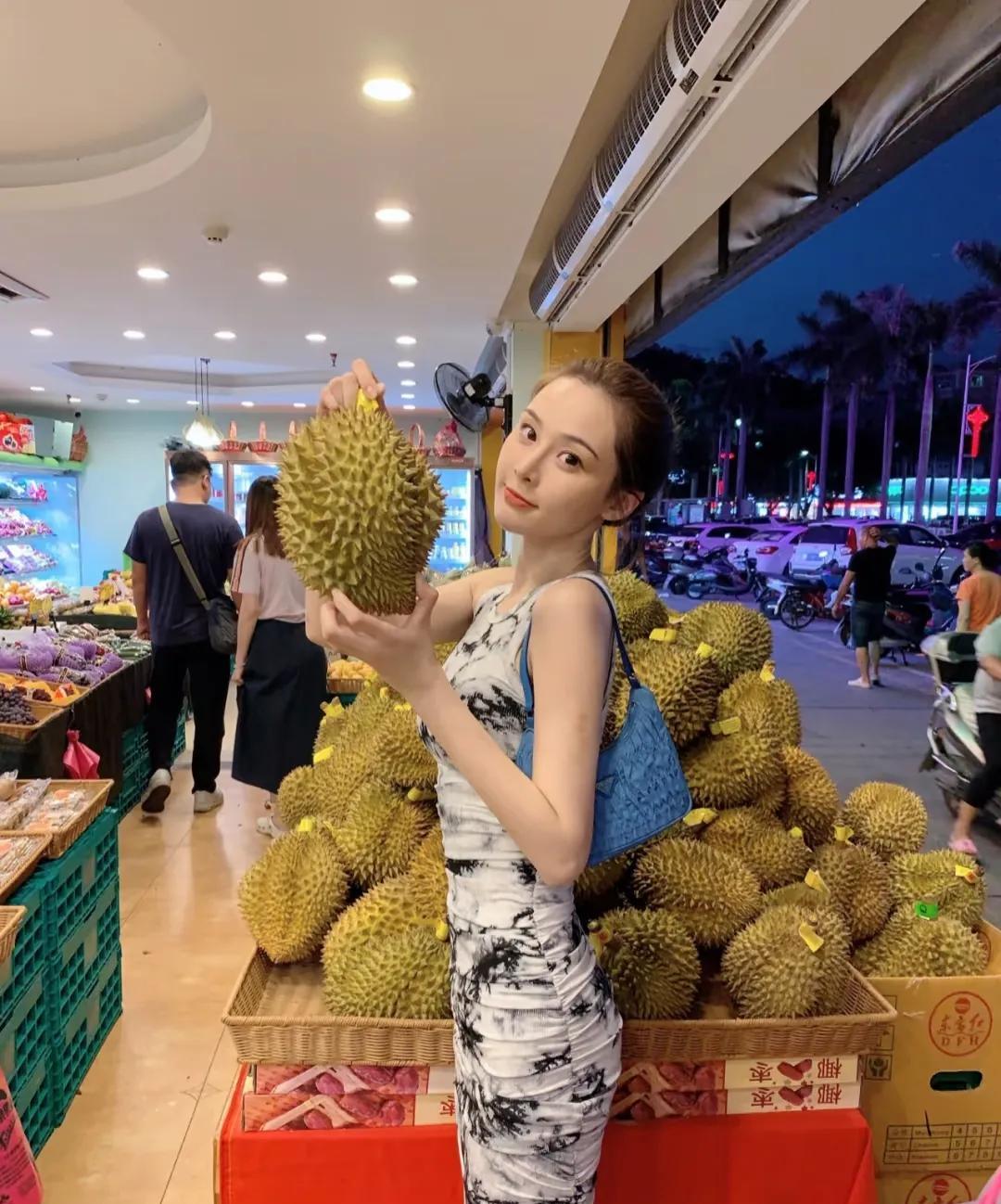 虽然张颖颖比马筱梅长得好看，身材也更好，但是这女的心直口快，没太多心眼，性格直来