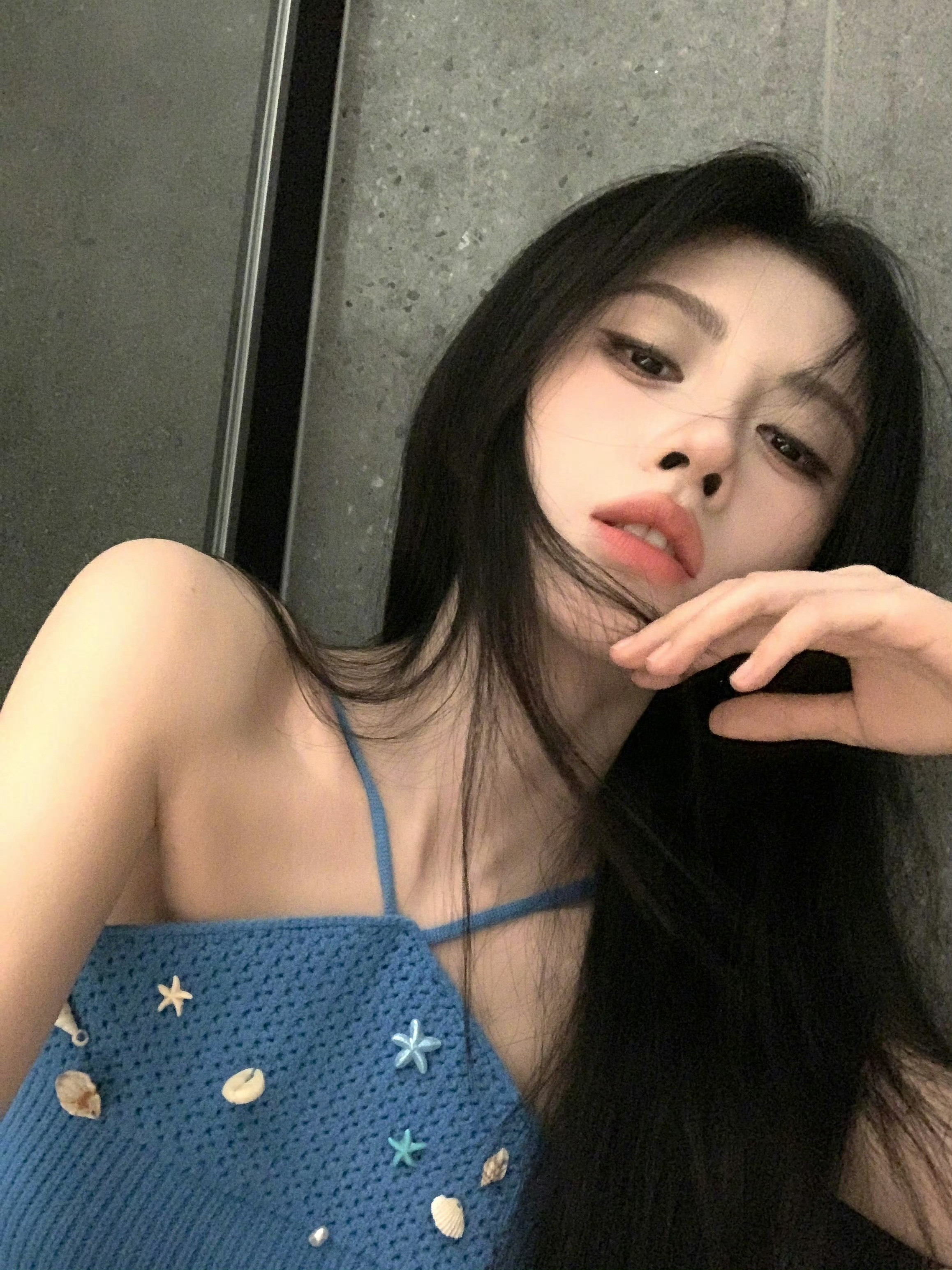 郭敬明小鞠本人白得发光女明星要美成什么样才算是美啊！？鞠婧祎的身材管理、美貌管