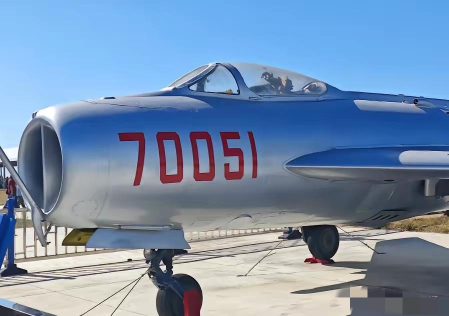 千架歼-6W无人机亮剑！成本碾压爱国者，美军第一岛链彻底陷入被动美国军媒发