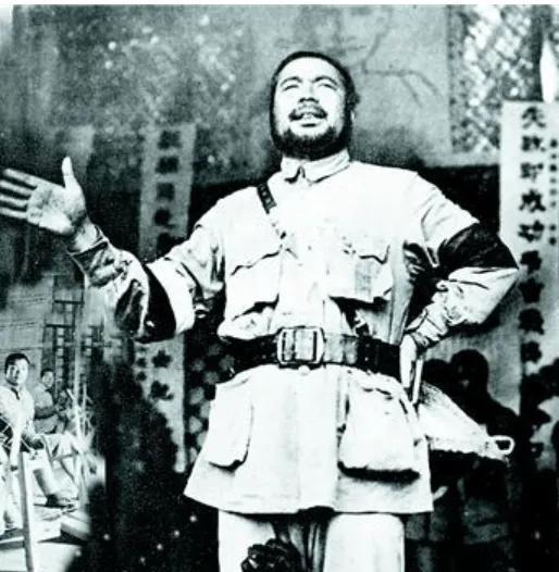 冯玉祥任陆军检阅使驻南苑时，李大钊利用冯玉祥与吴佩孚的矛盾，一直在劝冯反直。他曾