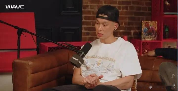 NBA名宿林书豪真是太小肚鸡肠了！今天林书豪在做客前队友安东尼的播客节目时，聊到