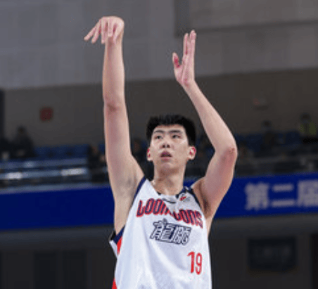 如何评价自己的策应能力? 徐昕: 我一直都会这个