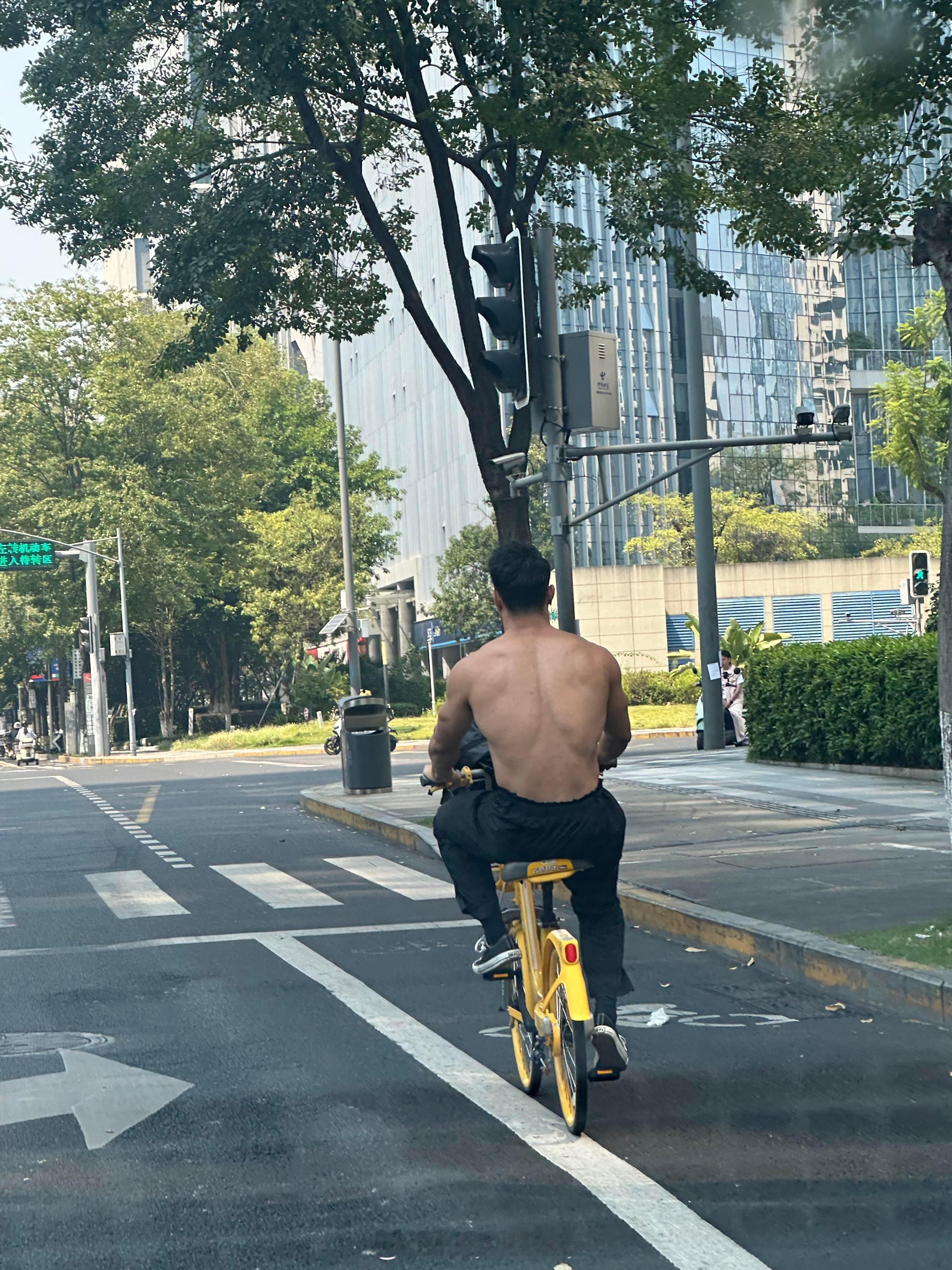 成都这么热吗​​​