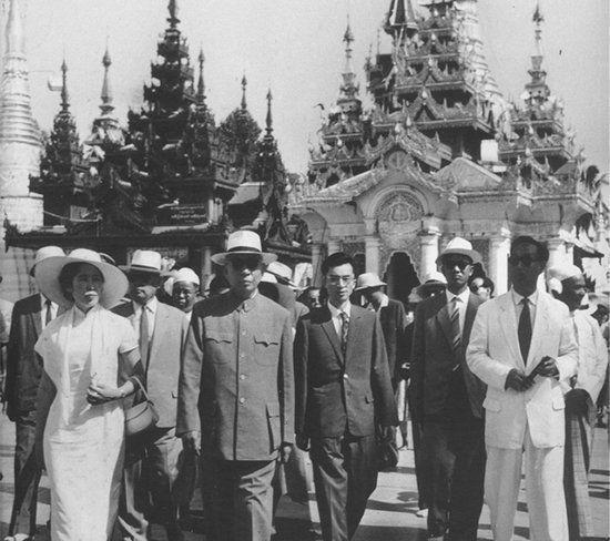 王光美：刘少奇第六任妻子，穿旗袍出国访问轰动海内外，85岁去世“1966年2月