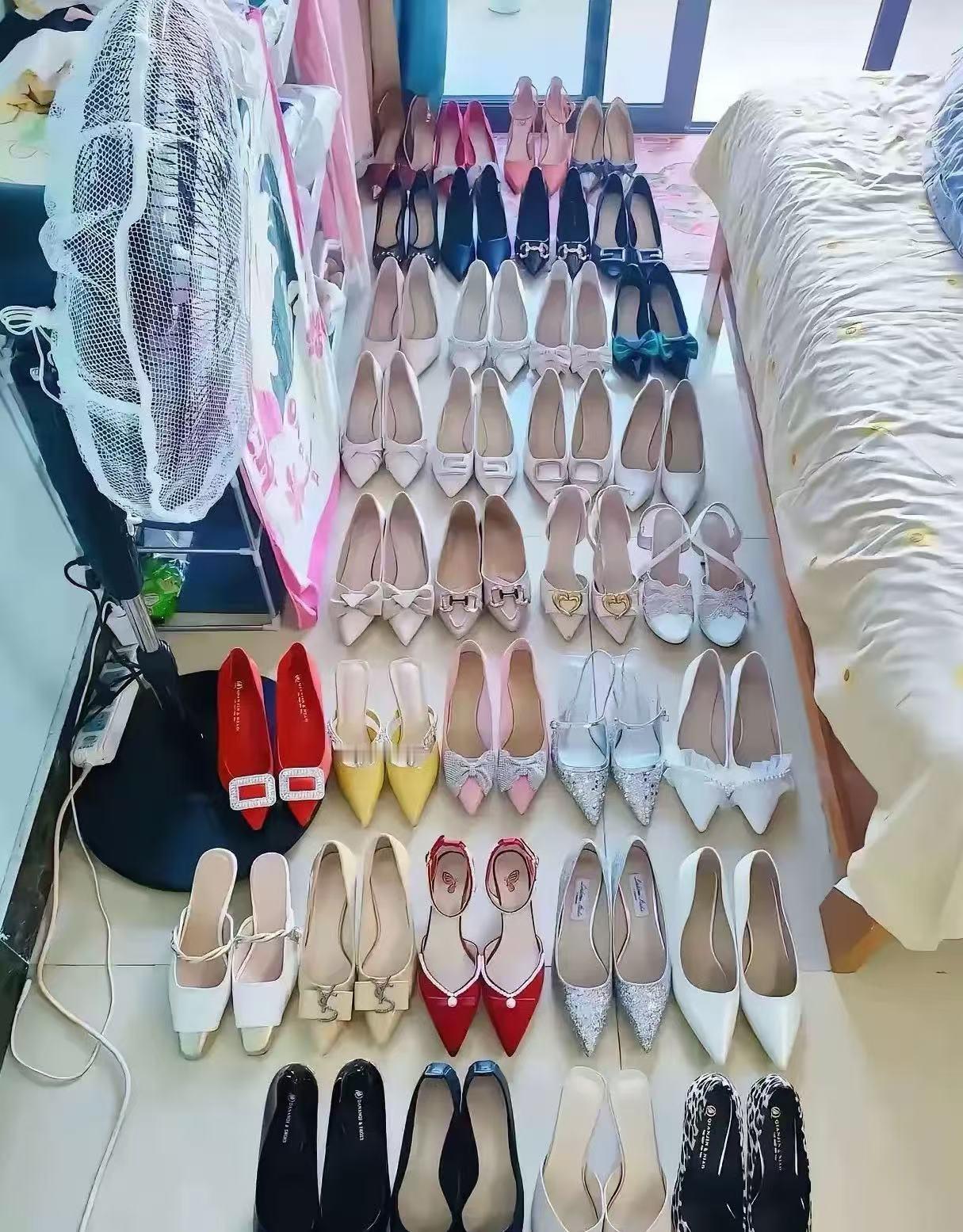 如果你女朋友有这么多鞋子，你会感到很高兴吗？