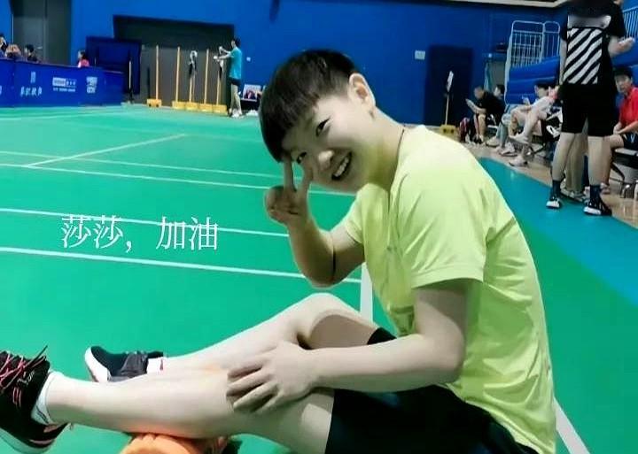 孙颖莎输了，热搜却爆了。不是因为她输不起，而是大家突然发现：原来“世界第一”