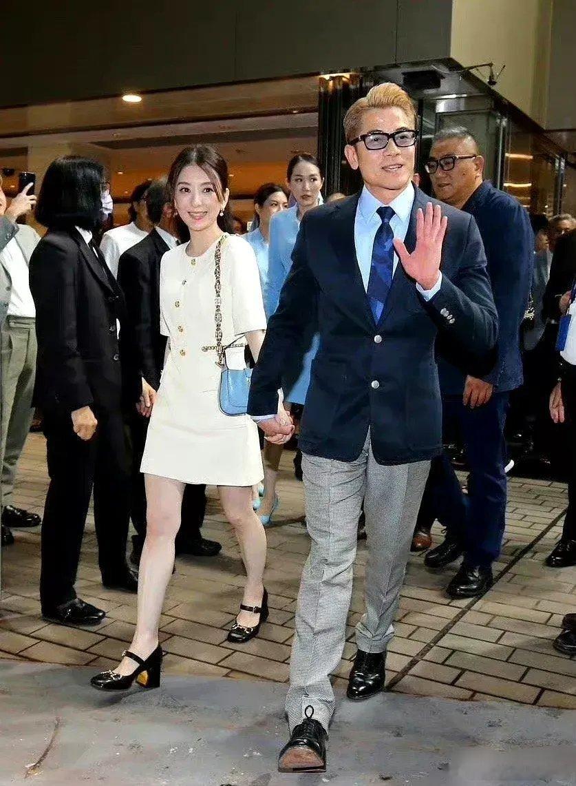 身高162的方媛，颜值气质神似贾静雯，有点优秀。郭富城才171，发型增高到175