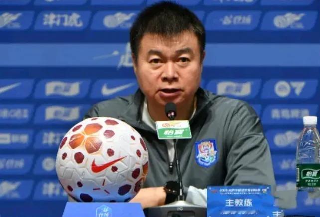 天津津门虎主帅于根伟一语点明输球原因。在主场1-2遭遇成都蓉城逆转后，天津津门
