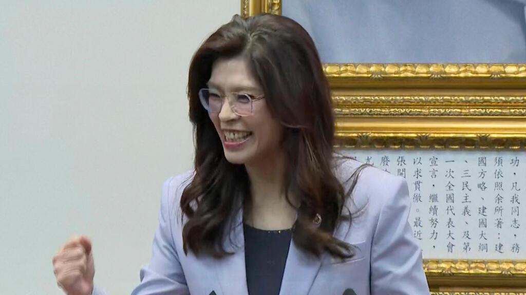 郑丽文访陆的成功不在于媒体点了多少赞，更重要的是看卢秀燕、侯友宜转了多少（态）度