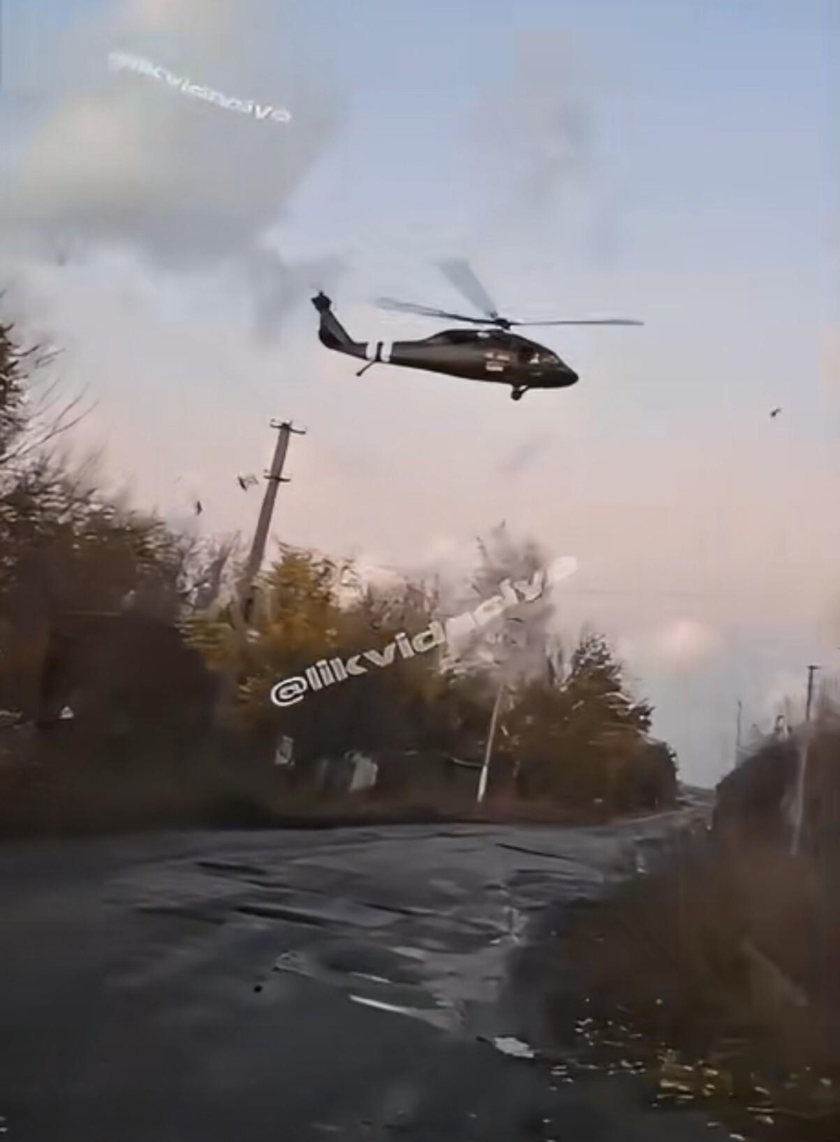 又一次出动直升机，这次是红军城，不知道在这个口袋里又有啥北约大鱼，值得乌军用黑鹰