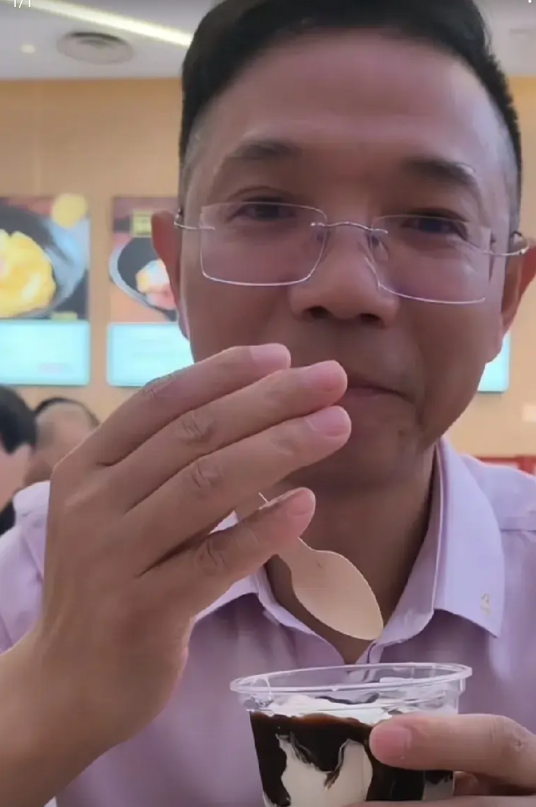 突然明白李律师为什么天天发视频暴露在大众面前了，原来是为了更好的保护自己！因