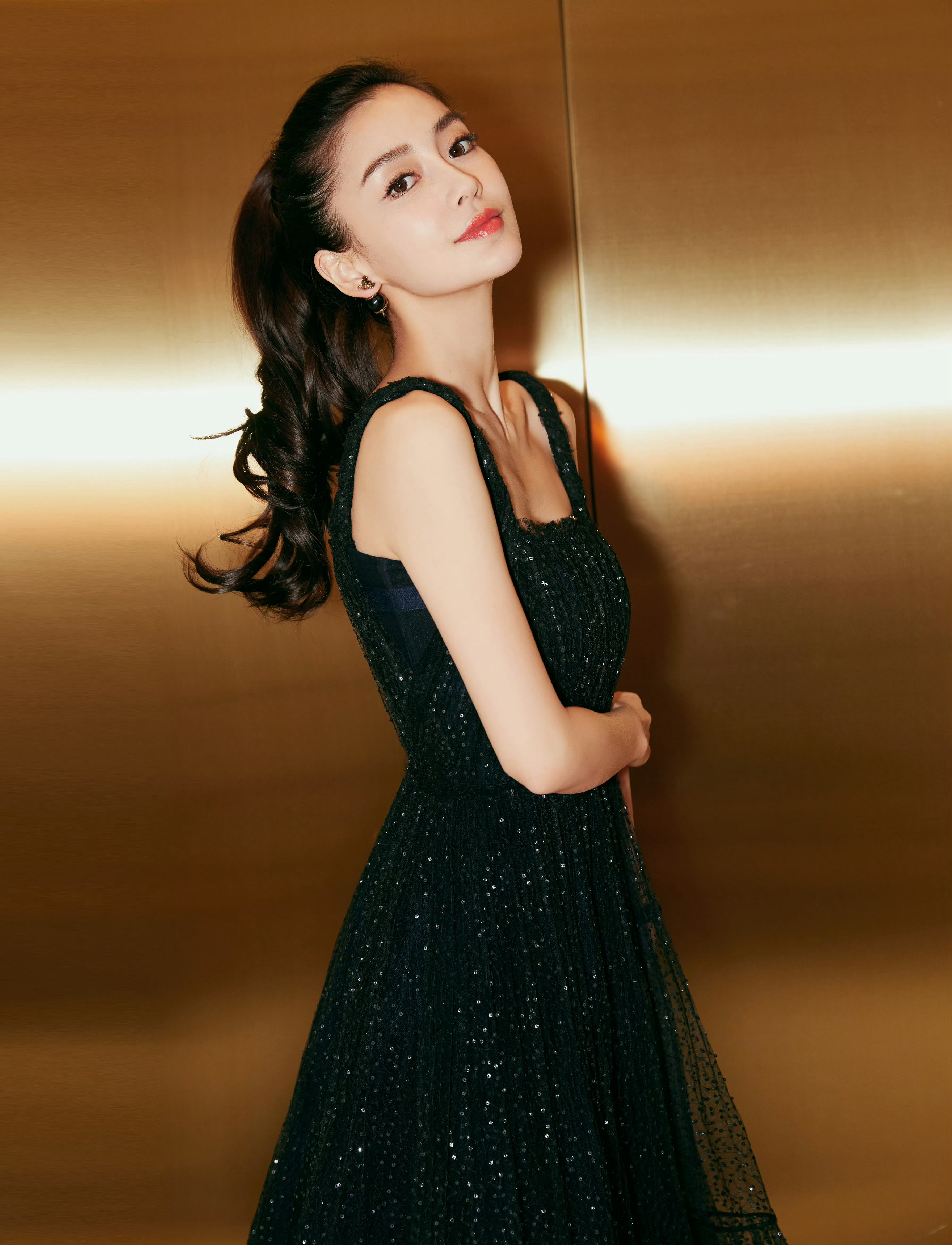 杨颖（280）黑色系冷艳性感诱人#井柏然Angelababy靠肩合照#​