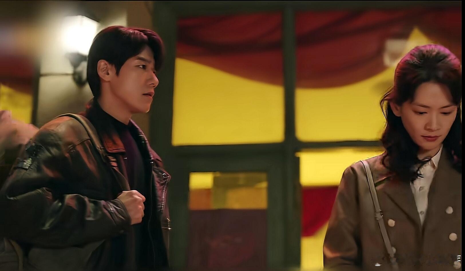 在《好好的时光》里，单宝坤的归来充满戏剧性。他此前远在国外，迟迟不归，这次回国竟