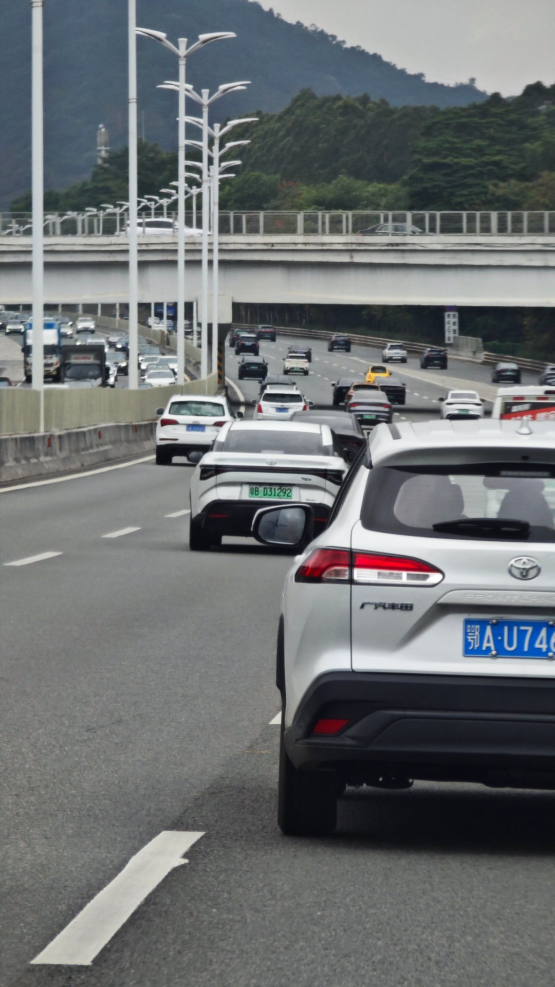 现在知道为啥玩具车，一定要买黄色了吧[大笑][大笑][大笑][大笑]​​​