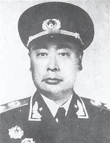 72年陈毅追悼词，周总理改“功大于过”，毛主席批示：去掉这句话陈毅从小在四川