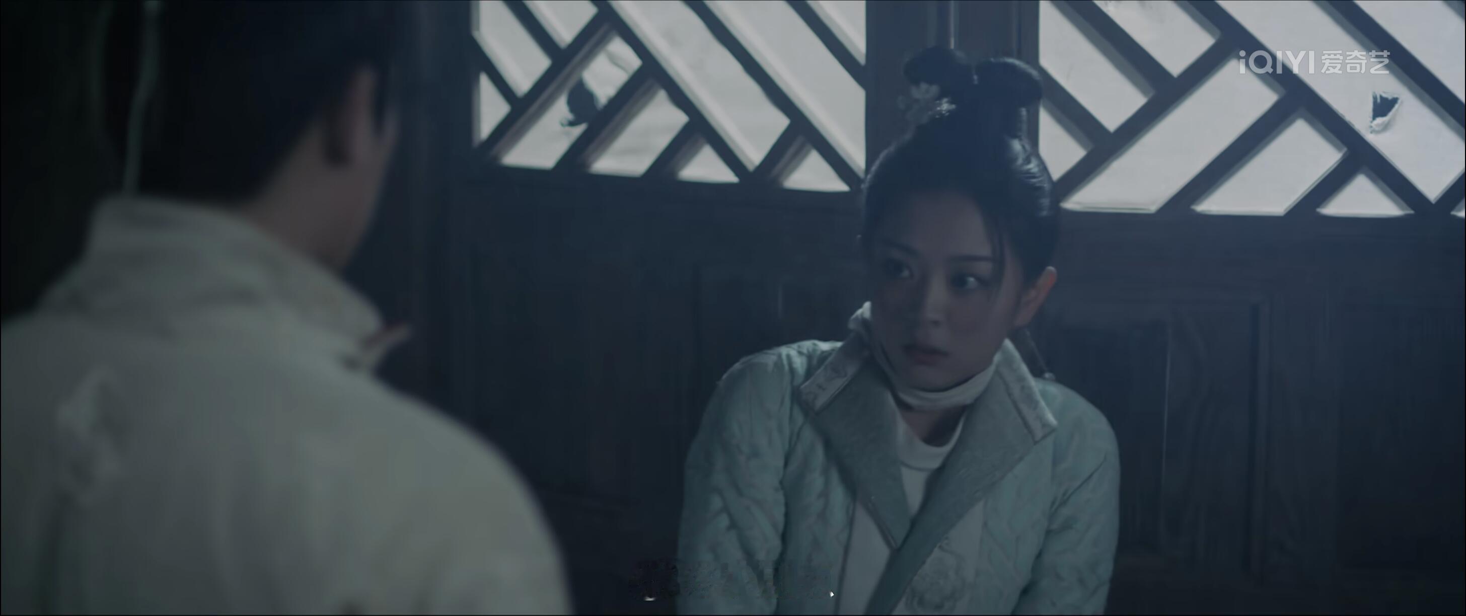 唐朝诡事录喜君这里的反应处理的真好首先是发现有人靠近时，下意识地想躲，眼神里有恐