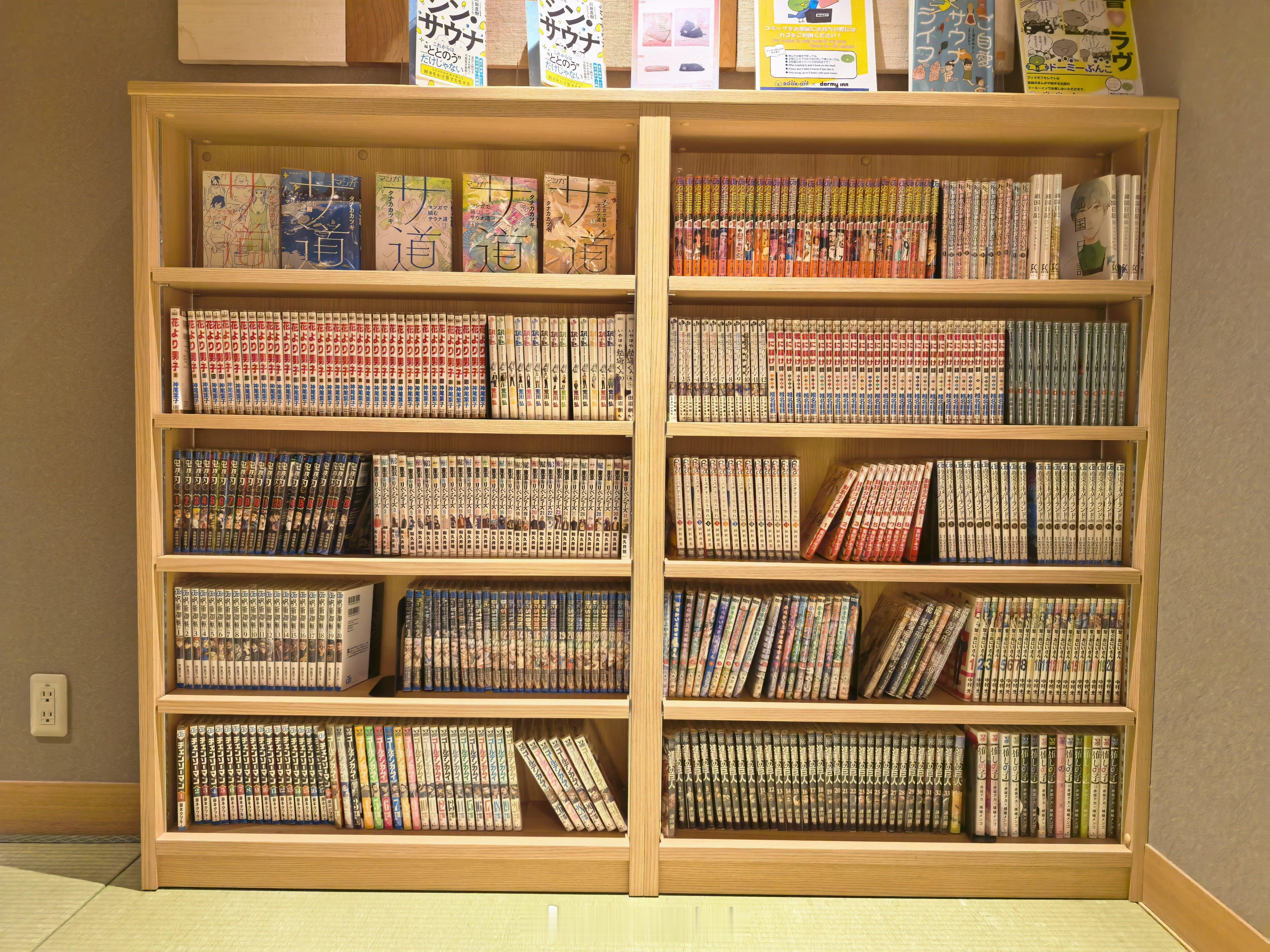 我跟儿子说：这里面有爸爸最喜欢的漫画这本书的年头比很多朋友都大了吧[doge]