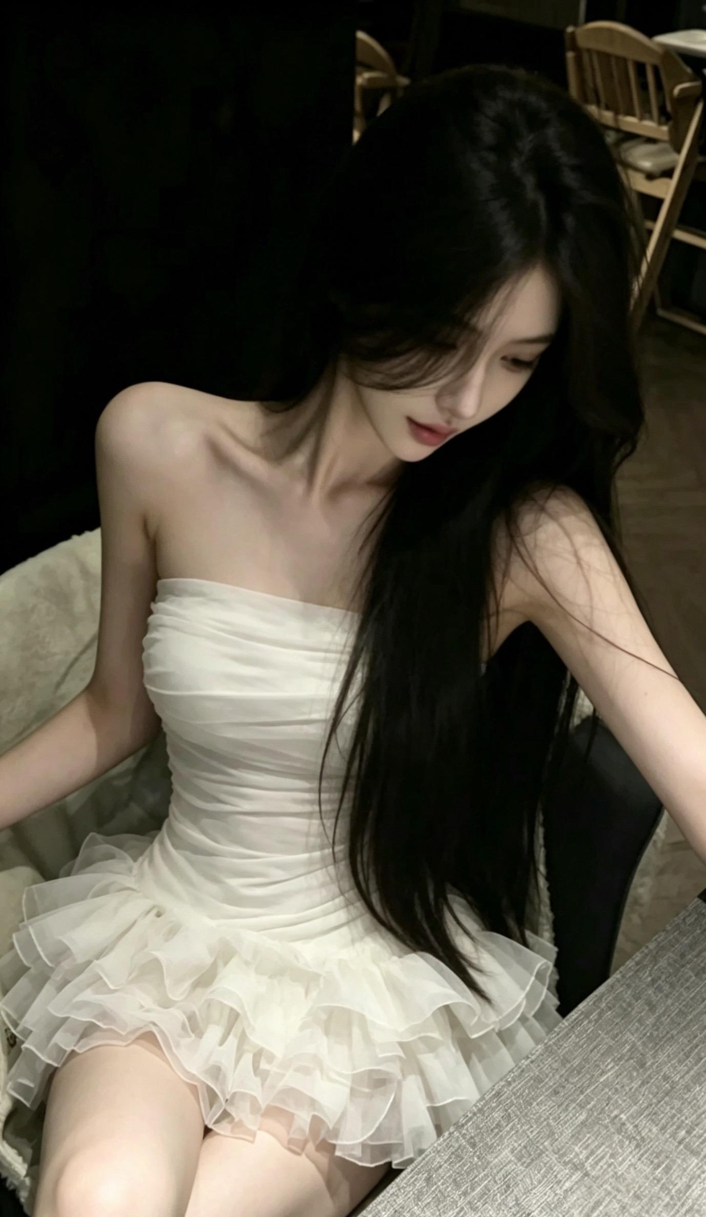 七夕约会穿搭 七夕礼物 白色纱质蓬蓬裙穿搭 纯欲少女感 ootd女生穿搭御姐