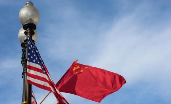 有记者曾经问特朗普：“在你的任期内，中国就不会用武力夺取台湾对吗？”没想到特朗普
