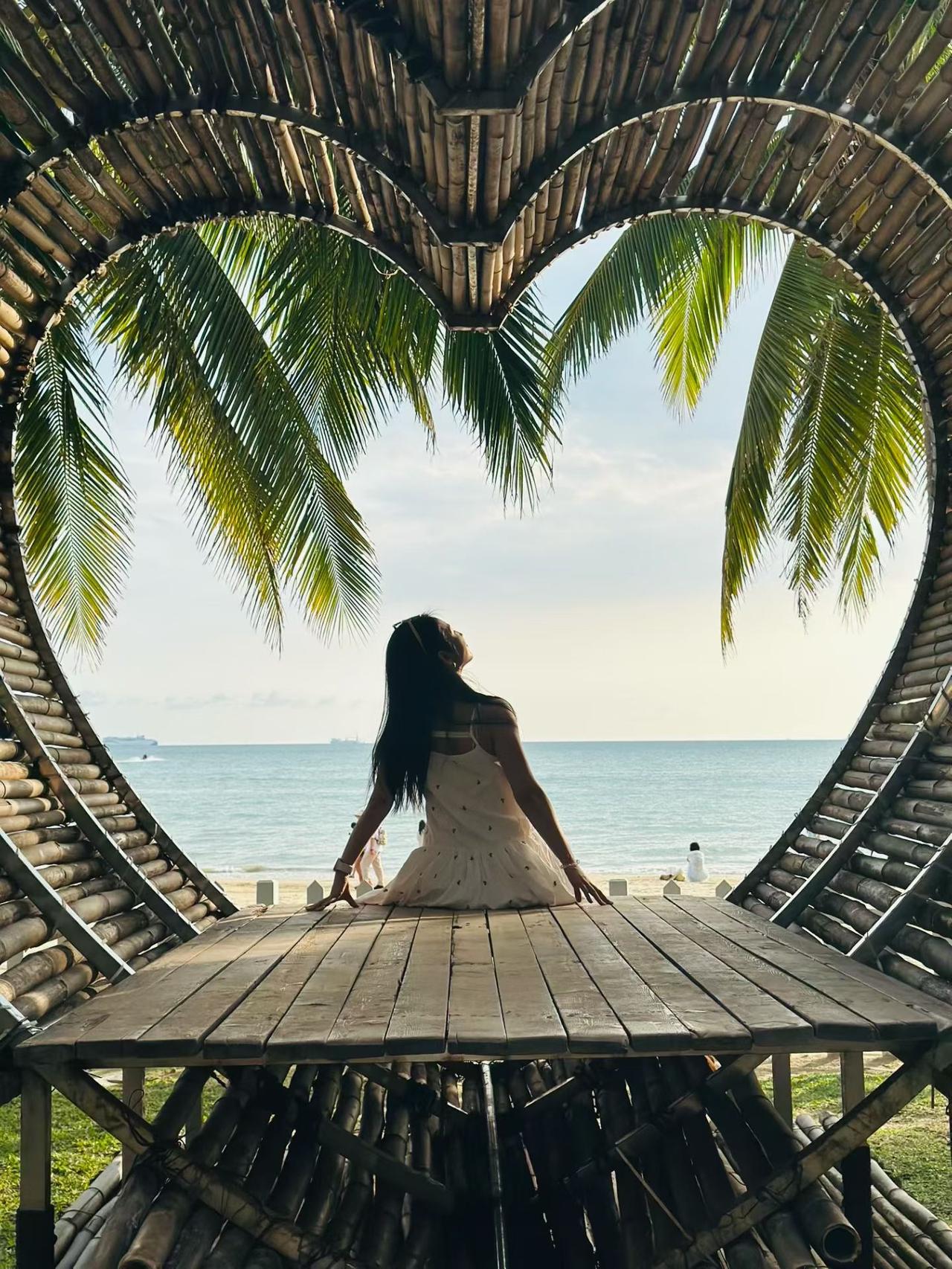 公司1个月前招来一个52岁的程序员大姐，说5是2岁，其实看起就40来岁，很年轻漂