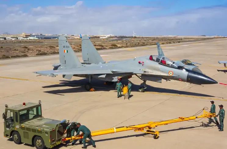 今年以来，印度空军主力战机连摔不断，4月17日，印度空军的重型战斗机苏-30MK