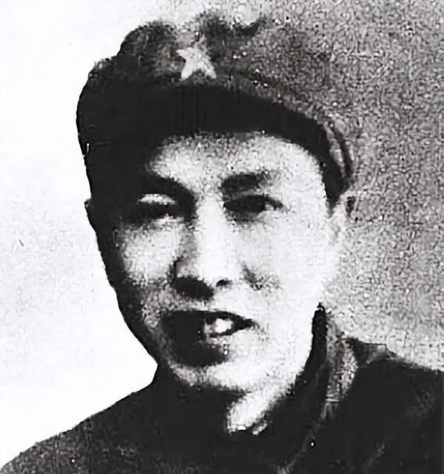 在延安时，毛主席向方志纯打听过一个叫“方志诚”的人，方志纯不认识这人，心里充满了