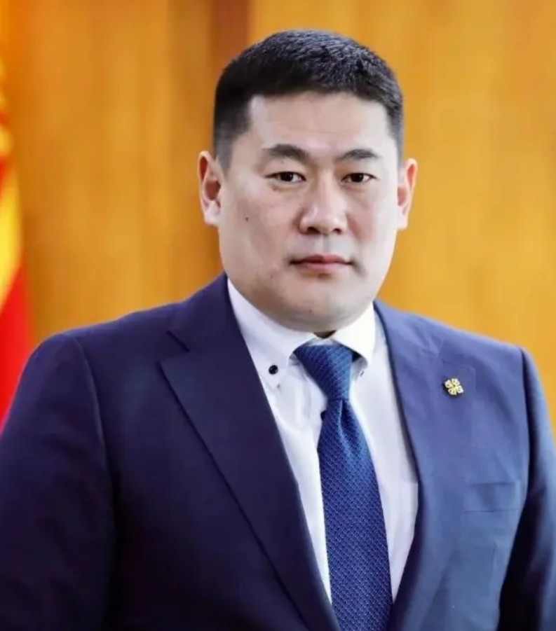 什么样的人不需要高考？外蒙古前总理奥云额尔登就是不需要高考的人。据说此人读中