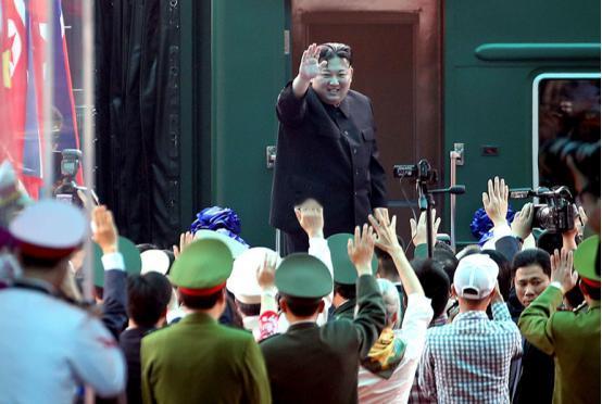 金正恩心情大好， 所乘装甲专列深夜进入中国。 9月2日凌晨，朝鲜官方媒体