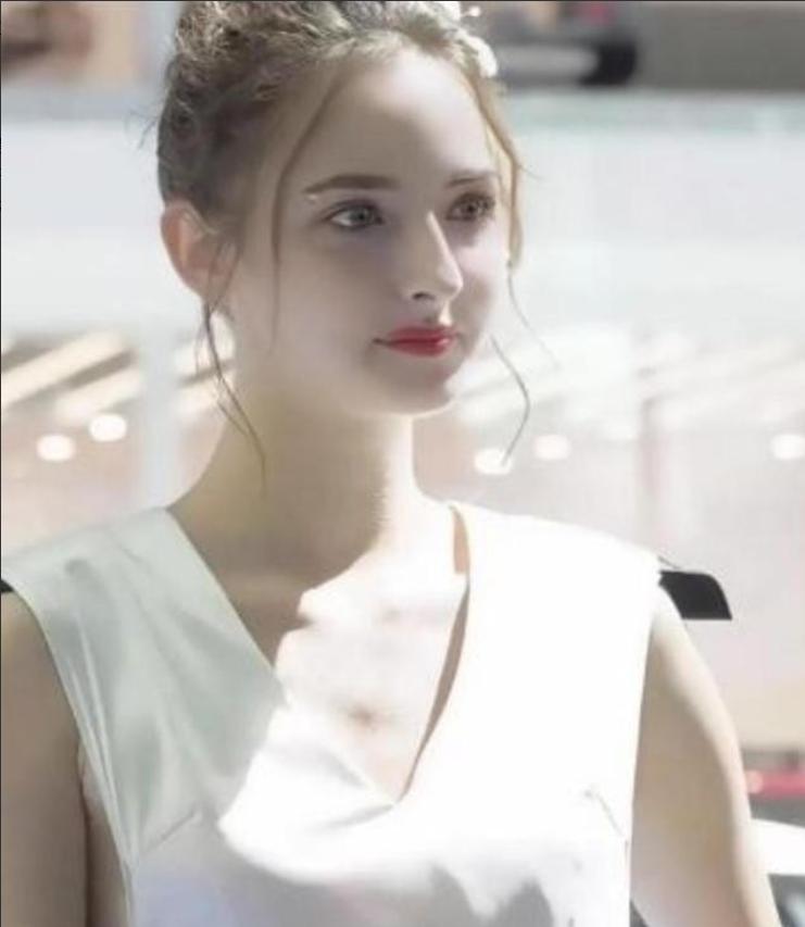 乌克兰还有一个大问题很多人都没注意到，那就是乌克兰的女人将来该怎么办？战争把男人