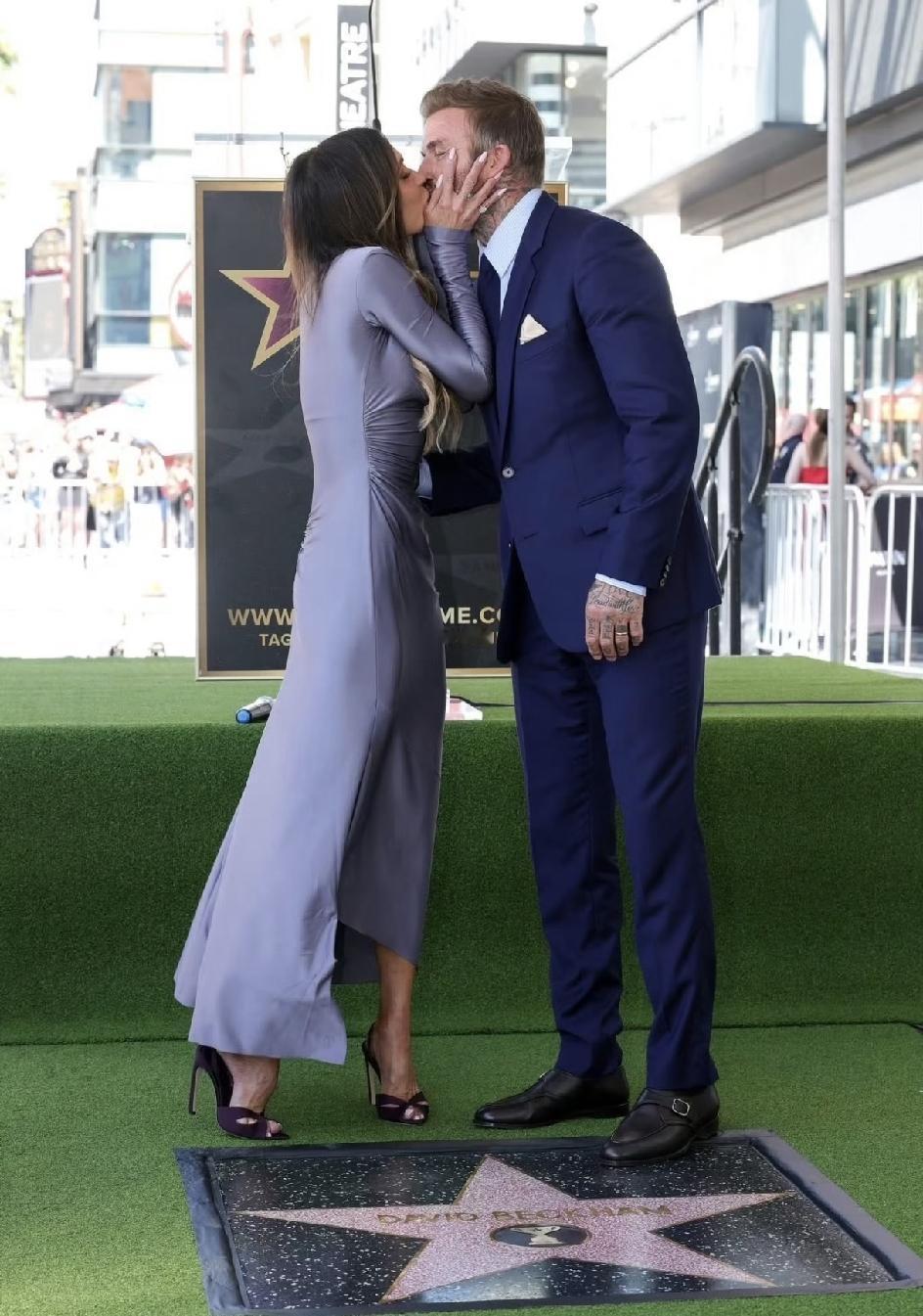 穿这样的鞋子真的好么？脚严重变形了