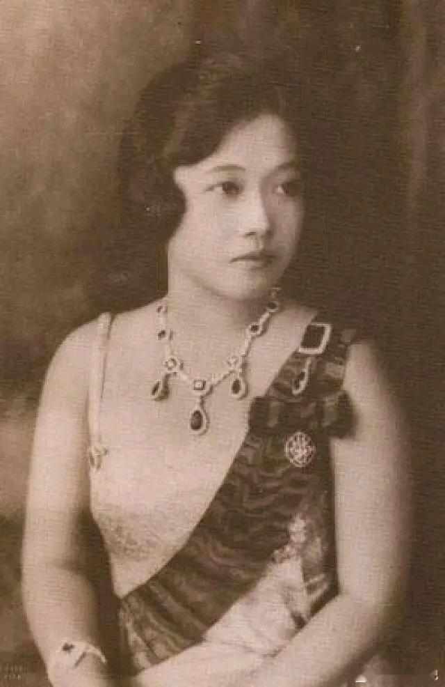 暹罗（泰国旧称）历史上，真正受封过的正宫大王后只有三位：拉玛五世的昭娃帕蓬喜王后