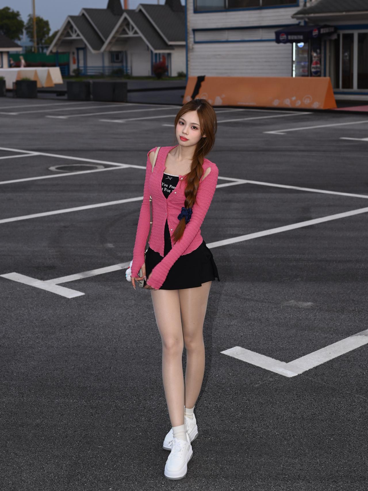 分享美女穿搭服饰