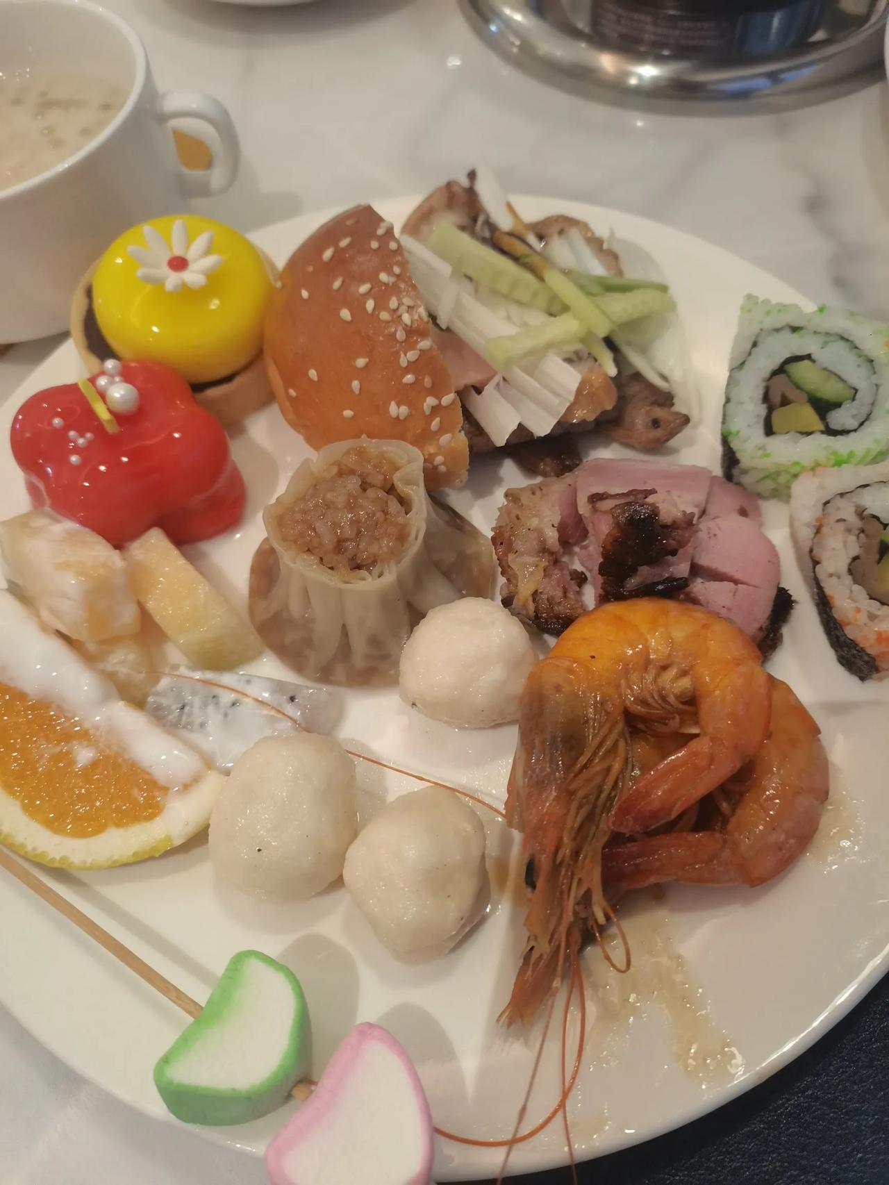 自助餐到底合不合适？三个人的自助餐两个大人一个孩子一样吃几口结果撑得不行