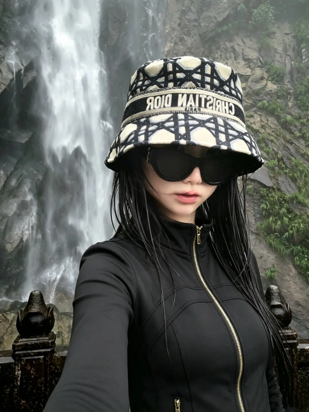 爬明月山爬到浑身湿透🤣
