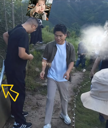 董宇辉录节目，刘队手忙脚乱！！网友要求给刘队配助理……臭小子玩嗨了，刘队手忙脚